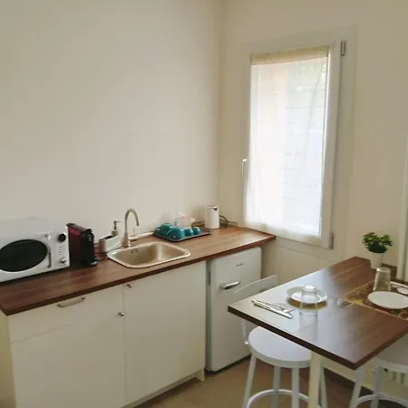 Modena Rooms Модена
