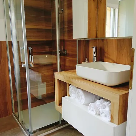 招待所 Modena Rooms